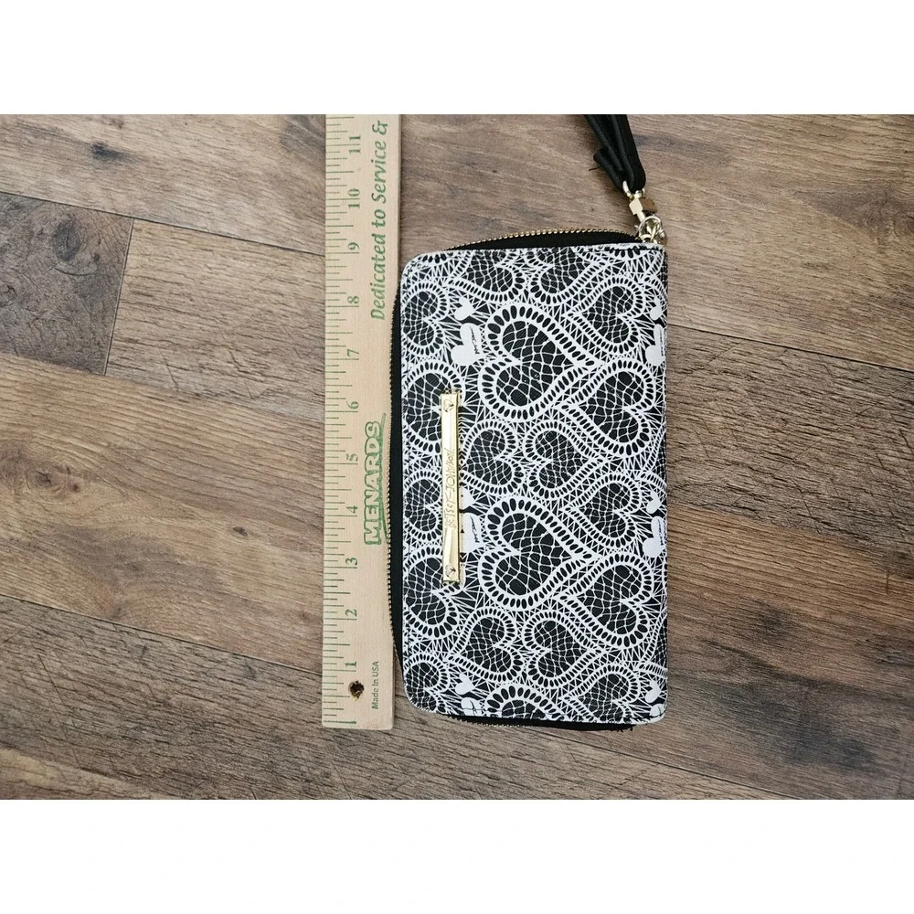 Betsey Johnson Black White Lace Heart Print Wristlet Wallet Gold Hardware Zip